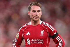 一瘸一拐了好一阵——伯恩利赛后，斯洛特透露麦卡利斯特伤情