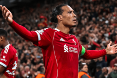 欧冠一夜动态！利物浦绝杀马竞，拜仁5连斩切尔西，巴黎造4-0惨案