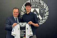 前途无量！意媒：利物浦、皇马和拜仁有意乌迪内斯17岁后卫帕尔马