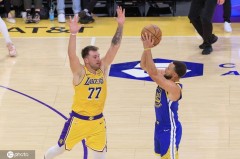 库里23分东契奇43+12+9 巴特勒31+5勇士胜湖人