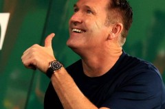 欧冠资格赛：费伦茨瓦罗斯与卡拉巴赫的较量，谁能占得先机？比分预测与赛事分析