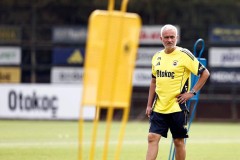 穆里尼奥瞄准本菲卡土耳其籍左边锋，攻破费内球门