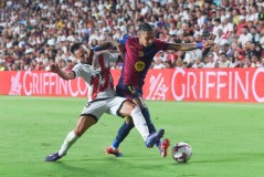 西甲回顾：奥尔默首秀献绝杀，巴萨三连胜登顶，拉波尔塔当代奸雄