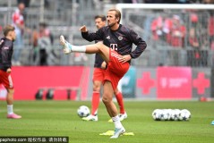 凯恩在德甲的神奇旅程：对阵斯图加特的6球背后藏着怎样的秘密？