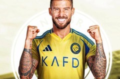 1夜4大转身敲定！曼联重磅签约，大巴黎1亿欧2连签巴萨铁卫投奔C罗