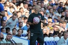 切尔西球迷怒斥卡拉格：2025年欧冠能否突围？