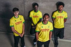 法甲中游卡位战：尼斯主场迎战南特，同分劲旅谁能率先突围？