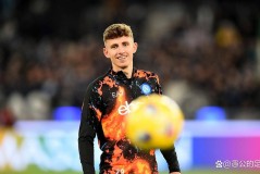 林斯特伦的德甲困局：那不勒斯面临的烫手山芋