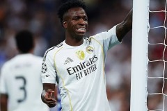 在阿隆索麾下受冷落，维尼修斯对皇马生涯失去信心