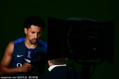 制霸法国！马尔基尼奥斯效力巴黎12年拿36冠，其中豪夺10次法甲！