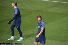 法甲第4轮焦点战：巴黎圣日耳曼迎战朗斯，为欧冠开幕战蓄力