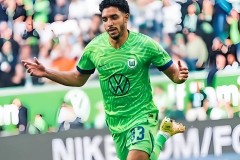 放弃加蓬籍！足协提前拍板同意法甲冠军队王牌核心归化入籍，已搭档王钰栋出战